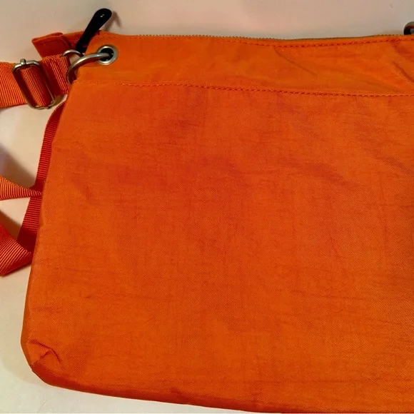 Baggallini Vibrant Orange Crossbody Bag - Picture 4 of 4